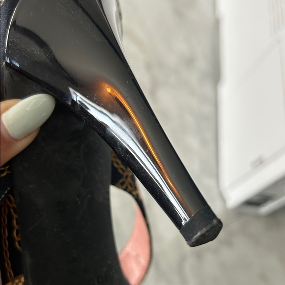 GUCCI Tom Ford For Gucci Vintage Chain Logo Satin Slide Heels size 7 - Picture 7 of 16